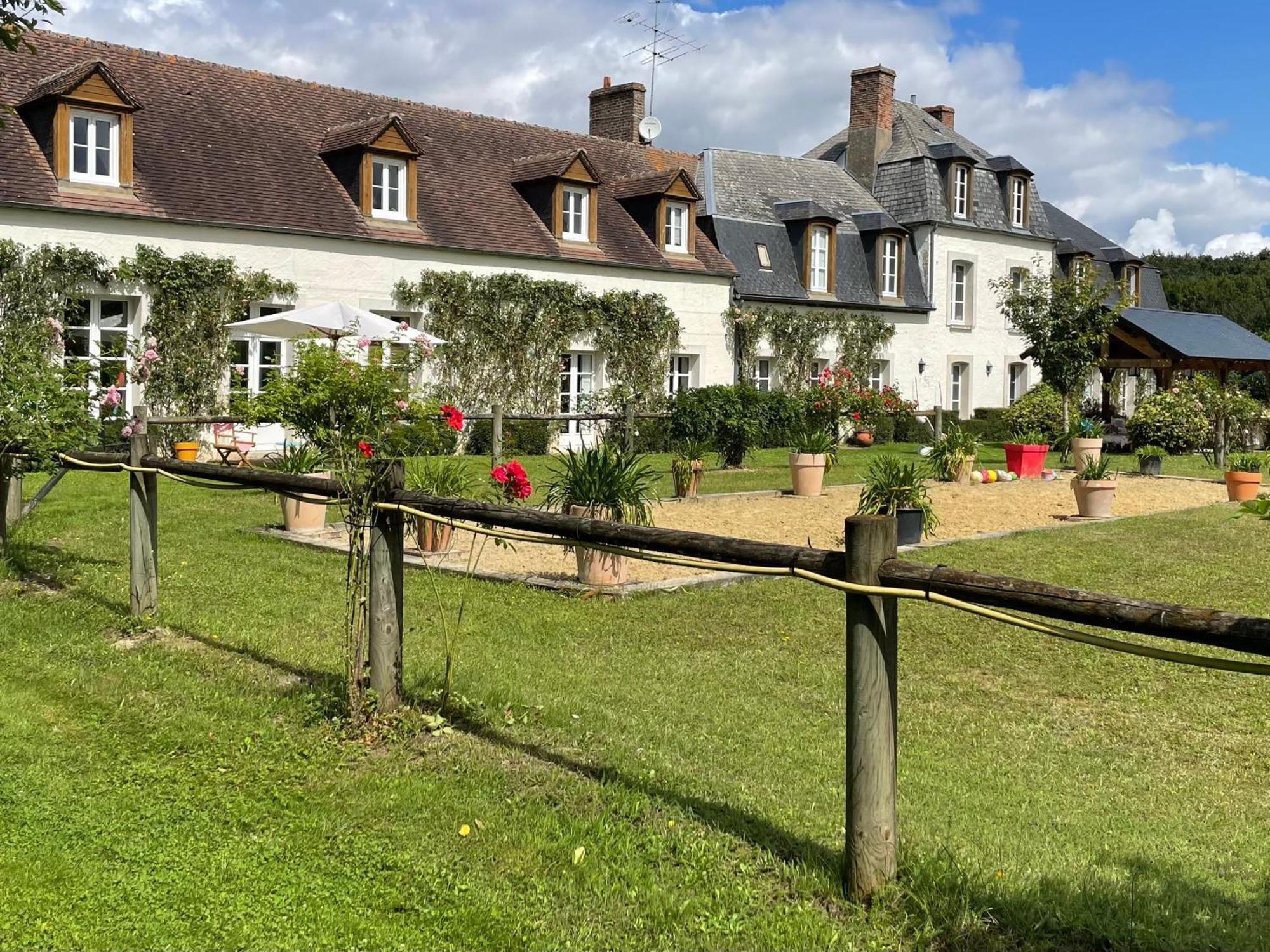 **Suite Familiale Spacieuse Au Coeur De La Foret De Montargis** - Fr-1-590-335 Paucourt Exterior foto