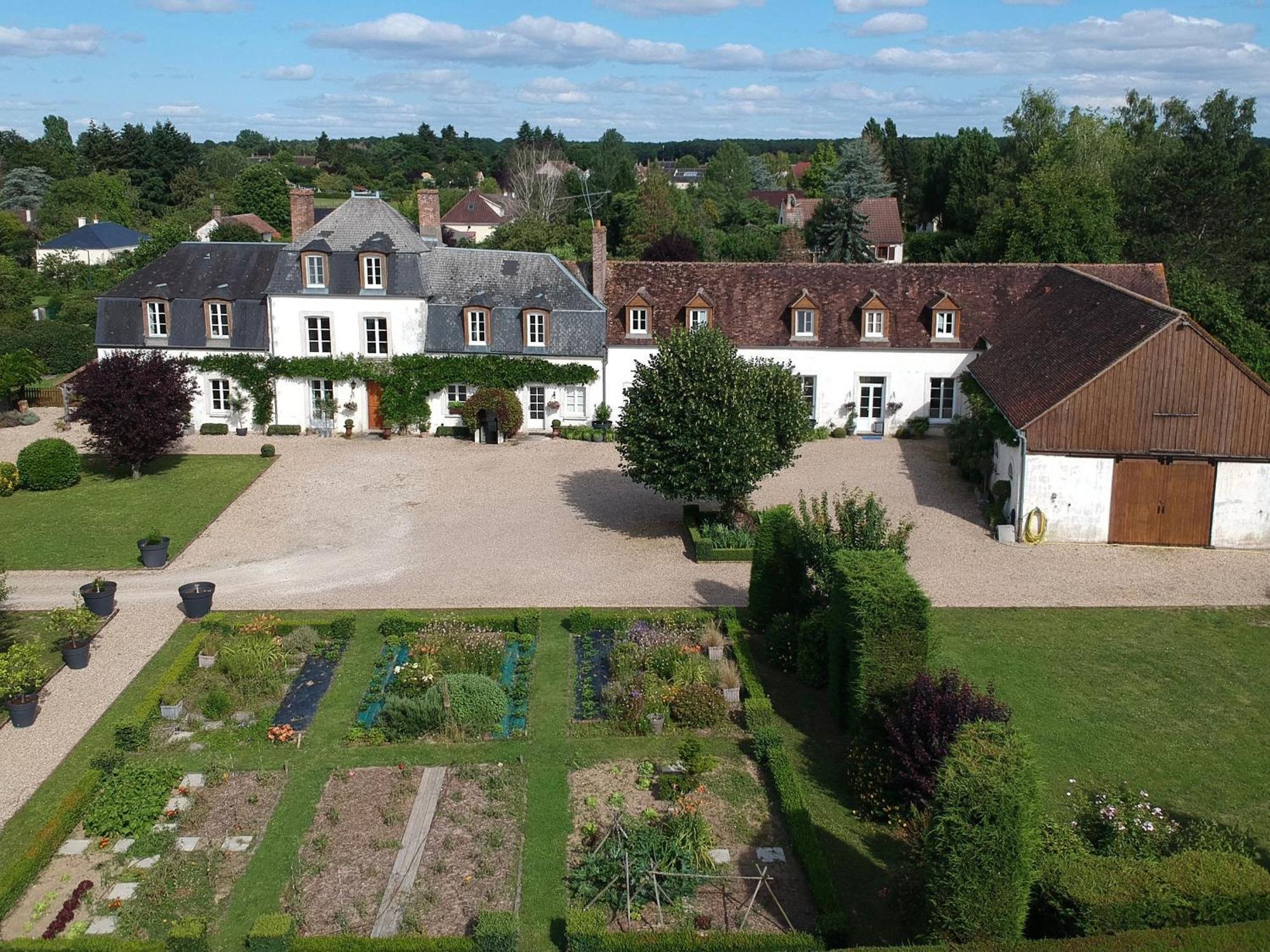 **Suite Familiale Spacieuse Au Coeur De La Foret De Montargis** - Fr-1-590-335 Paucourt Exterior foto